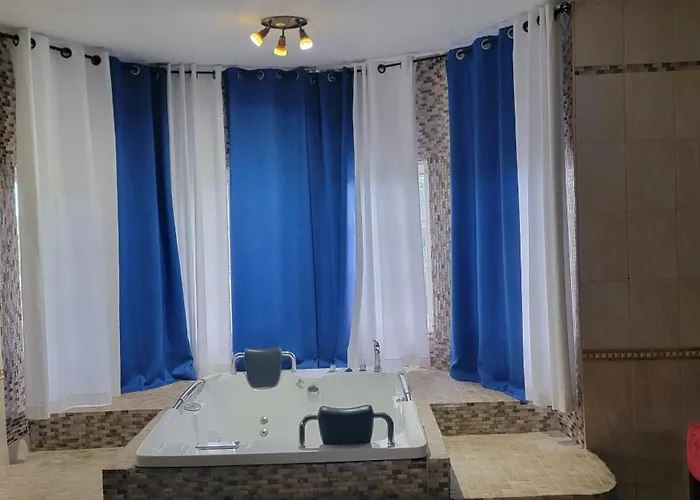 Wizzy White River Apartment