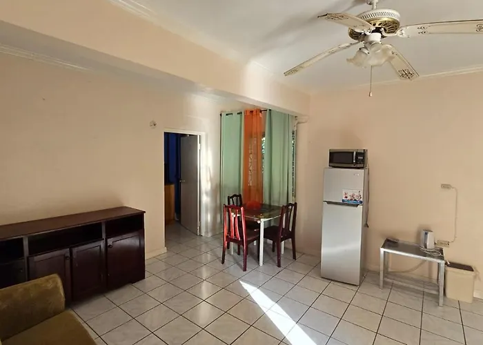 Wizzy White River Apartment